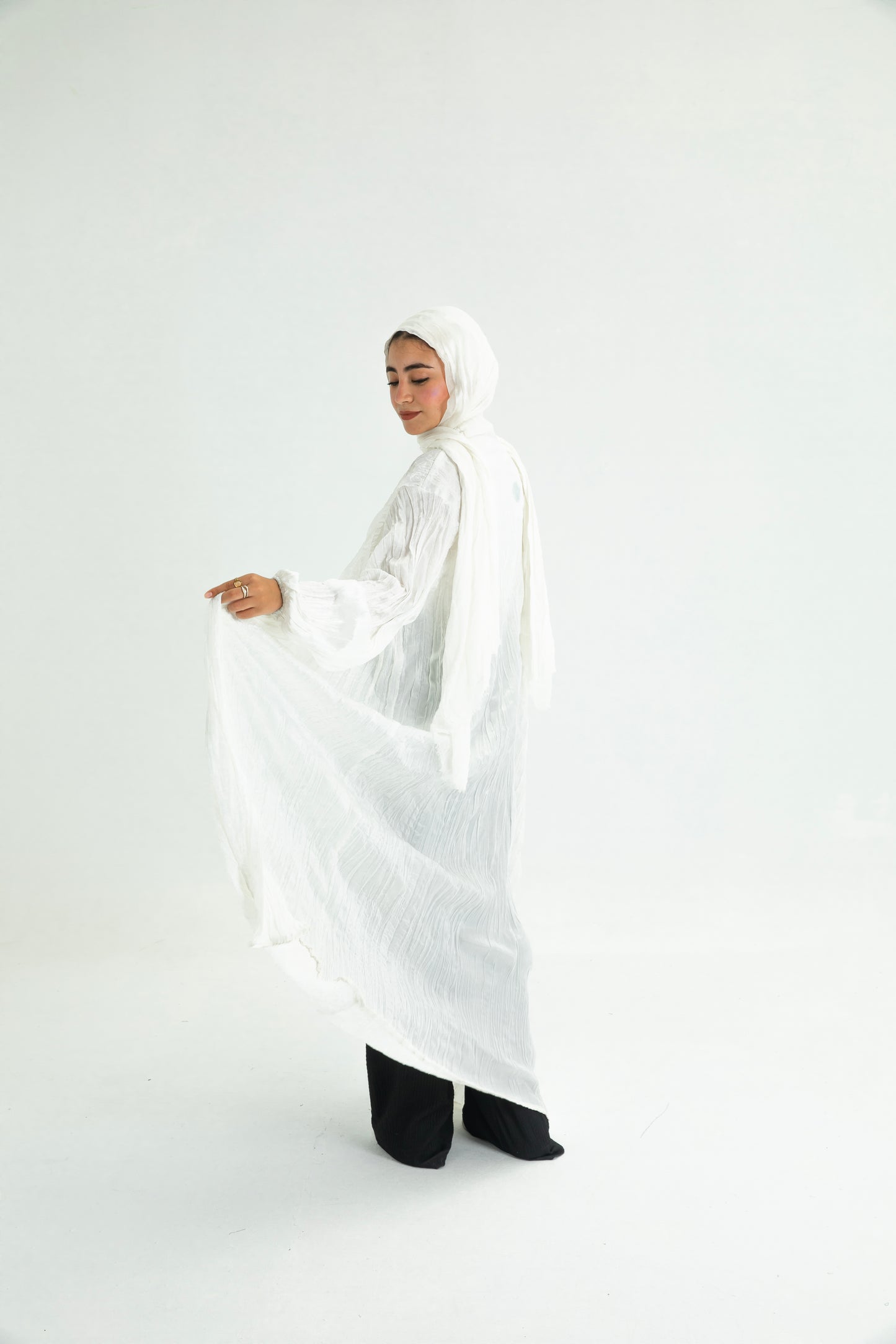 WHITE KIMONO